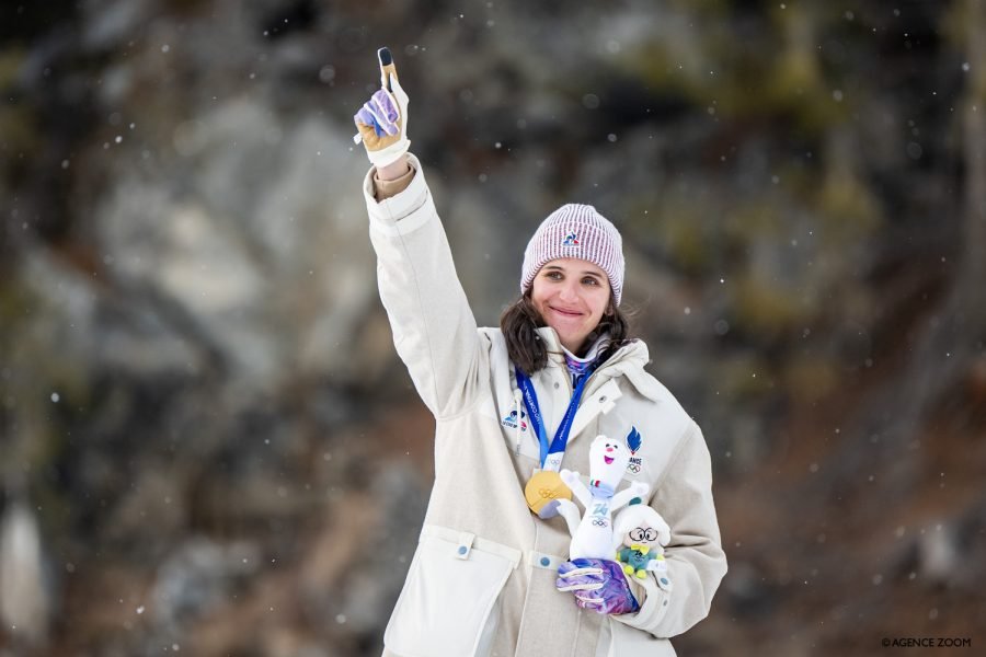 ANTHOLZ-ANTERSELVA, ITALY - FEBRUARY 11: Julia Simon of Team France wins the gold medal on day five of the Milano Cortina 2026 Winter Olympic games at Anterselva Biathlon Arena on February 11, 2026 in Antholz-Anterselva, Italy.(Photo by Kevin Voigt/Agence Zoom)